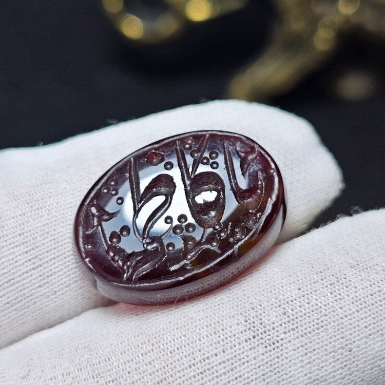 نگین سنگ عقیق جگری معدنی خراسانی با حکاکی و خط دست کد 31711