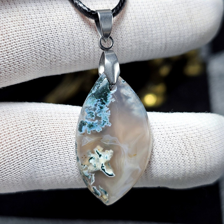 آویز گردنبند