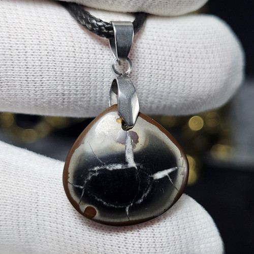 آویز گردنبند