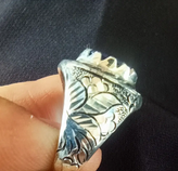 انگشتر تراش دست با نگین یاقوت کبود معدنی