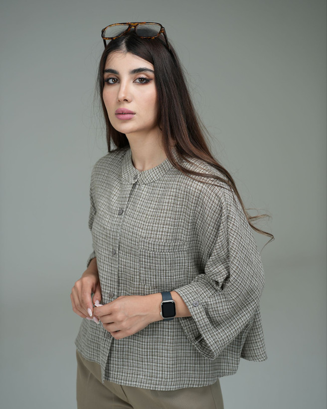 مدل: شومیز پانچ چهارخانه کد::۱۴۰۴۹ پارچه: لنین سوپرنخ سایز: فری ۳۸تا۴۴ رنگ: ۵رنگ ترکیبی
