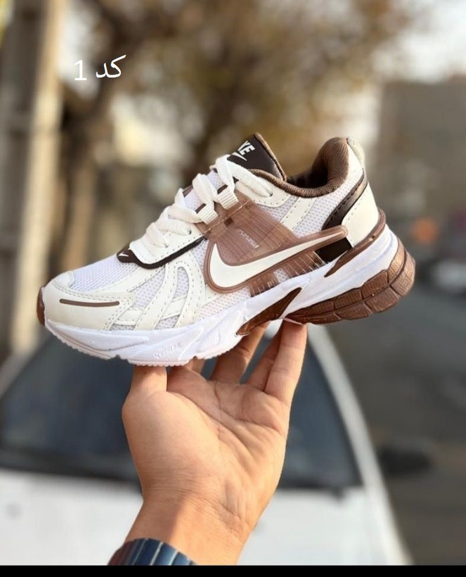 کتانی اسپرت پرفروش میانه، مدل نایک v2k، عمده کارتن ۸ جفتی،